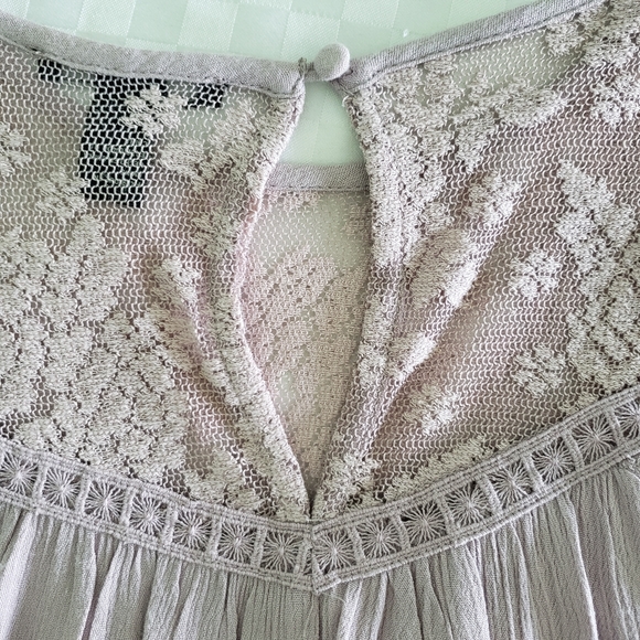 Forever 21 flowy lacy top - Picture 3 of 4